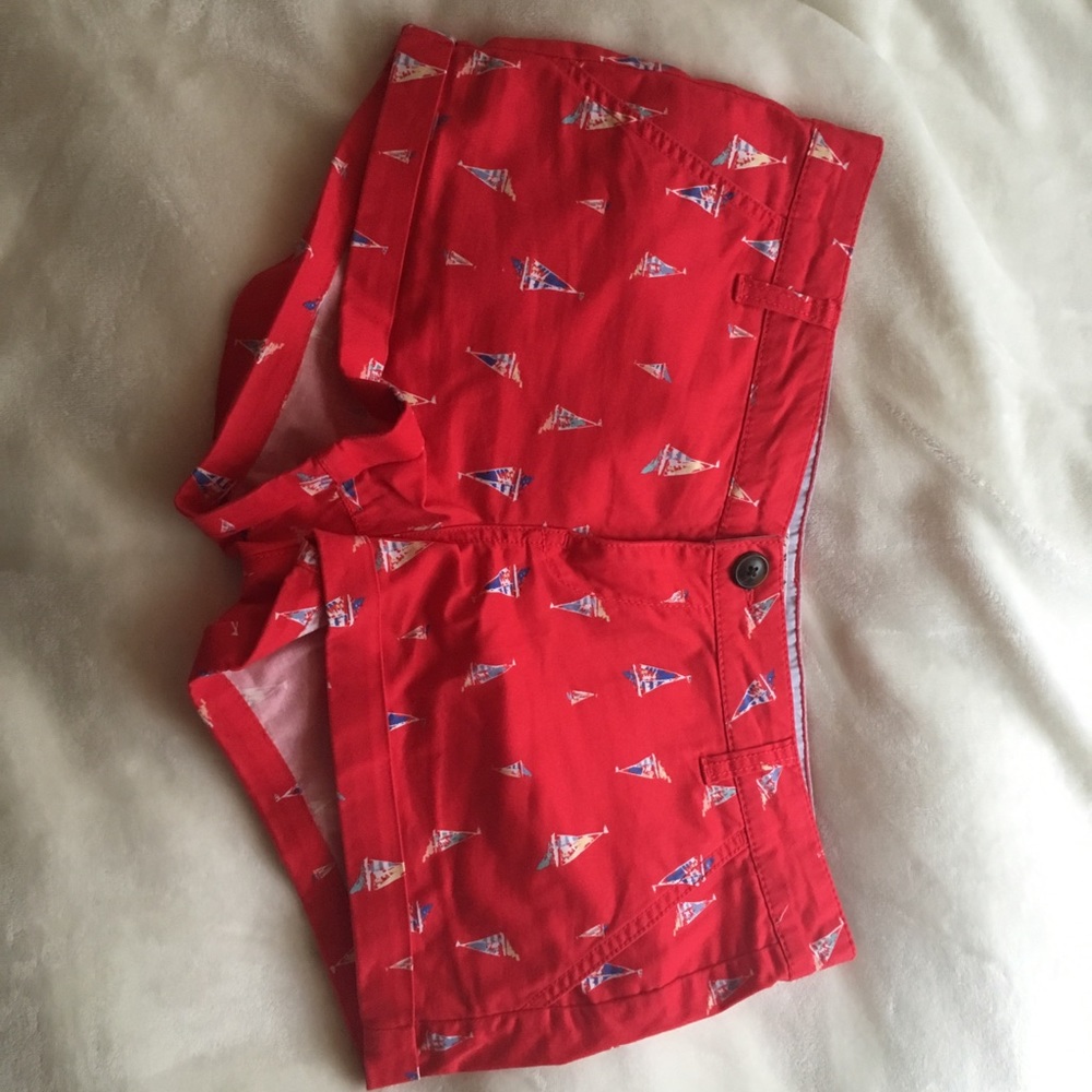 red shorts with sailboats on them